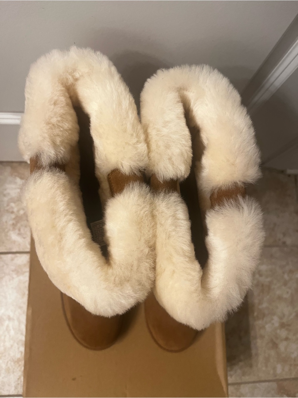 Classic Chestnut Shearling-Lined Women's Winter Boots - Picture 4 of 9